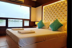 Alleppey – Deluxe Houseboat